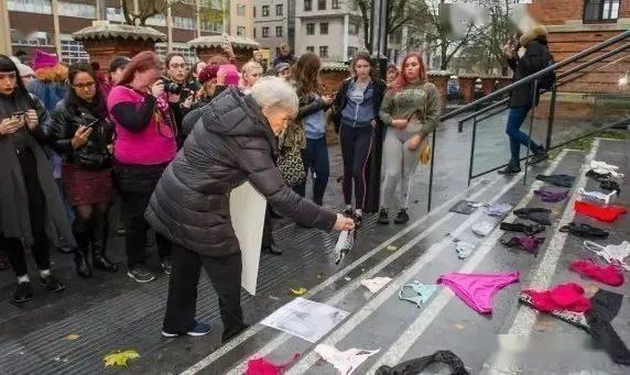 大保健偷拍福利在线,福利还是道德沦丧？